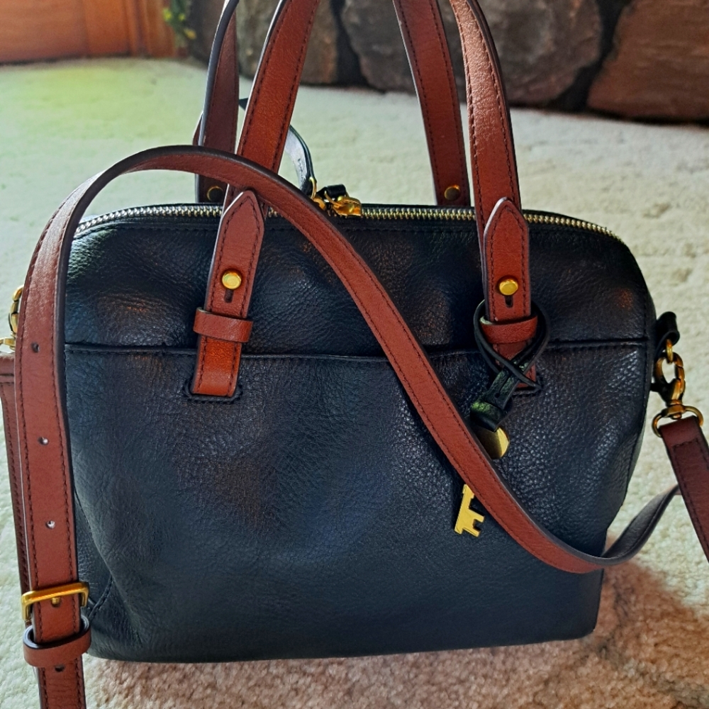 Fossil Elegant Black and Brown Fossil Leather Handbag